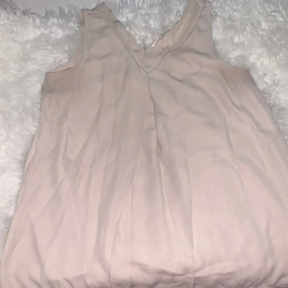 Size small tan top